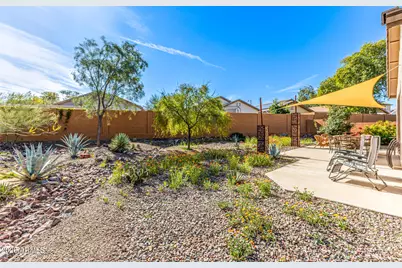 26109 W Runion Drive, Buckeye, AZ 85396 - Photo 2