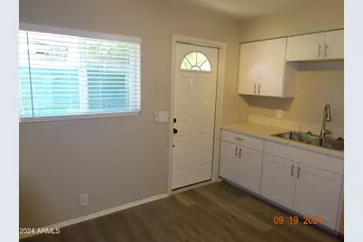 341 E Vogel Avenue #2, Phoenix, AZ 85020 - Photo 2
