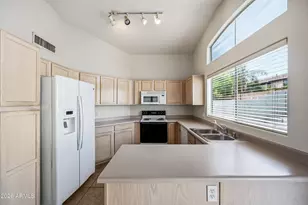 3930 E Wescott Dr, Phoenix, AZ 85050 - Photo 6