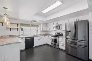 5020 W Royal Palm Rd, Glendale, AZ 85302 - Photo 16