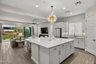 5954 E Cat Balue Dr, Phoenix, AZ 85054 - Photo 6