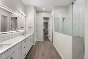 5954 E Cat Balue Dr, Phoenix, AZ 85054 - Photo 18