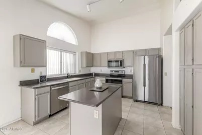 5538 W Fallen Leaf Lane, Glendale, AZ 85310 - Photo 14