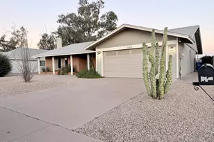 11625 S Mohave St, Phoenix, AZ 85044 - Photo 2