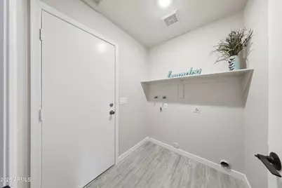 8008 W Krall Street, Glendale, AZ 85303 - Photo 10