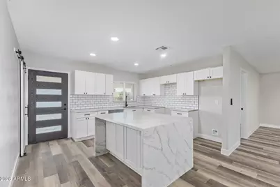 7922 W Clayton Drive, Phoenix, AZ 85033 - Photo 2