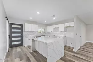 7922 W Clayton Dr, Phoenix, AZ 85033 - Photo 2