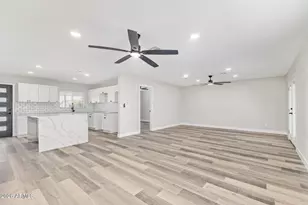 7922 W Clayton Dr, Phoenix, AZ 85033 - Photo 8