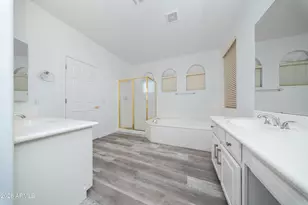 562 N Kimberlee Way, Chandler, AZ 85225 - Photo 18