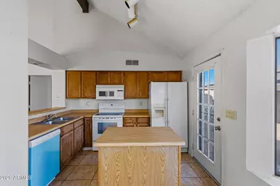 2206 W Beaubien Drive, Phoenix, AZ 85027 - Photo 10