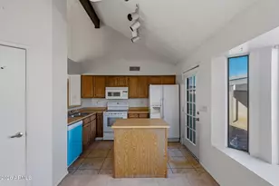 2206 W Beaubien Dr, Phoenix, AZ 85027 - Photo 14