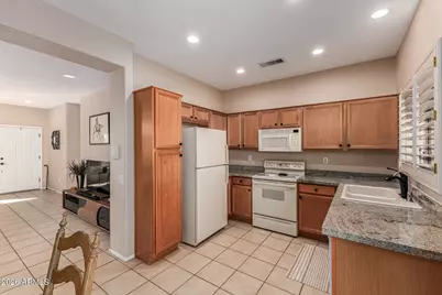 15836 W Lahlum Lane, Surprise, AZ 85374 - Photo 8