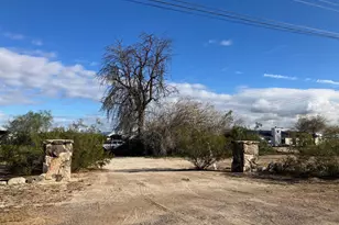 2138 E Desert Ln, Phoenix, AZ 85042 - Photo 1