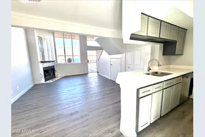 4240 N Longview Avenue #9, Phoenix, AZ 85014 - Photo 2