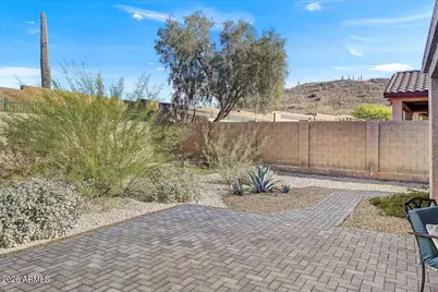 3824 W Desert Creek Lane, Phoenix, AZ 85086 - Photo 18