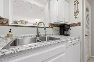 10915 W El Capitan Cir, Sun City, AZ 85351 - Photo 14