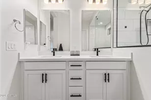 19049 E Celtic Mnr Dr, Queen Creek, AZ 85142 - Photo 18