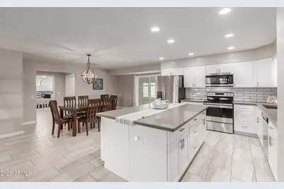 9822 W Pebble Beach Drive, Sun City, AZ 85351 - Photo 10