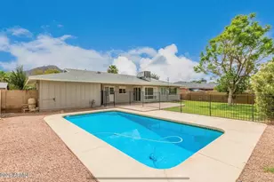 4577 E Calle Ventura, Phoenix, AZ 85018 - Photo 2