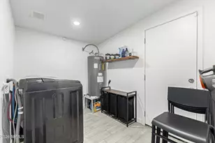 9215 S 7th Ave, Phoenix, AZ 85041 - Photo 18