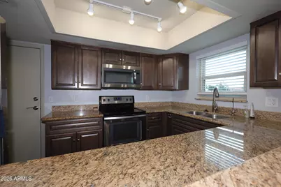 20 S Buena Vista Avenue #Unit 108, Gilbert, AZ 85296 - Photo 2