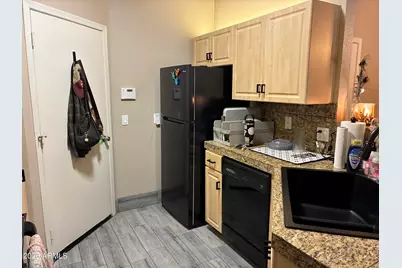 1411 E Orangewood Avenue #142, Phoenix, AZ 85020 - Photo 8
