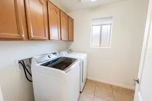 3145 W Sandra Terrace, Phoenix, AZ 85053 - Photo 12