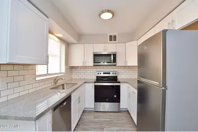 645 N Arrowhead Drive #Apt 4, Chandler, AZ 85224 - Photo 6