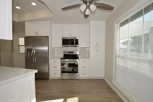 10334 W Highwood Ln, Sun City, AZ 85373 - Photo 2