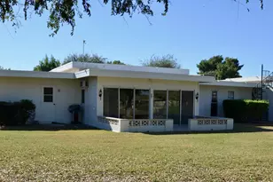 10334 W Highwood Ln, Sun City, AZ 85373 - Photo 12