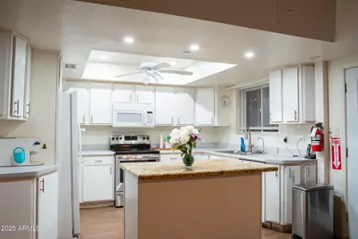 14300 N Assisted Living Boulevard, Fountain Hills, AZ 85268 - Photo 16