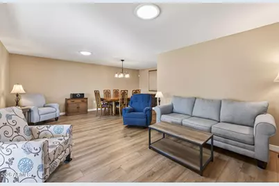 10137 W Mountain View Road, Sun City, AZ 85351 - Photo 10