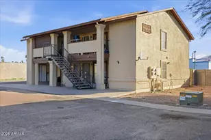 434 W Ivyglen St, Mesa, AZ 85201 - Photo 2