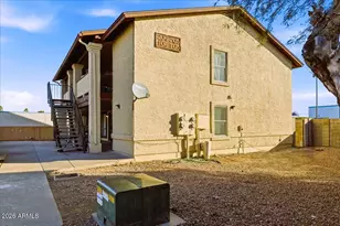 434 W Ivyglen St, Mesa, AZ 85201 - Photo 2