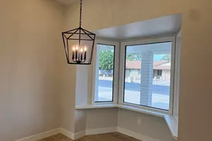 5723 W Sunnyslope Ln, Glendale, AZ 85302 - Photo 8