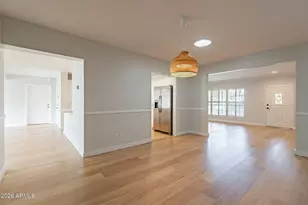 5715 E Calle Del Paisano, Phoenix, AZ 85018 - Photo 8