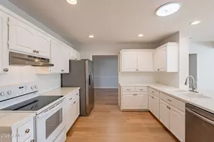 5715 E Calle Del Paisano, Phoenix, AZ 85018 - Photo 12