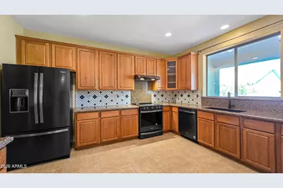 14226 W Wethersfield Road, Surprise, AZ 85379 - Photo 12