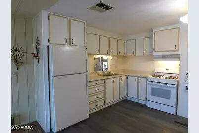 925 N Plaza Drive #29, Apache Junction, AZ 85120 - Photo 4
