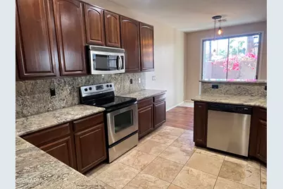 7510 S 29th Way, Phoenix, AZ 85042 - Photo 8