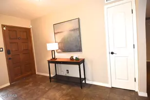 10008 N 33rd Pl, Phoenix, AZ 85028 - Photo 2