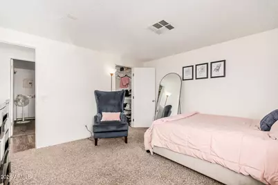 3637 N 73rd Avenue, Phoenix, AZ 85033 - Photo 12