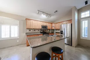 2725 E Mine Creek Rd, Phoenix, AZ 85024 - Photo 10