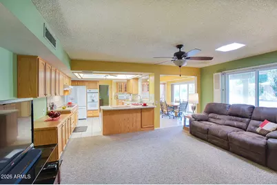 9815 W Lindgren Avenue, Sun City, AZ 85373 - Photo 8