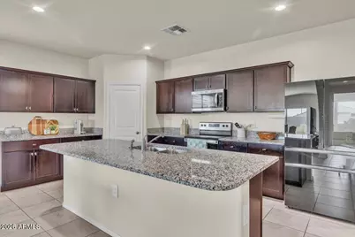 24609 W Raymond Street, Buckeye, AZ 85326 - Photo 6