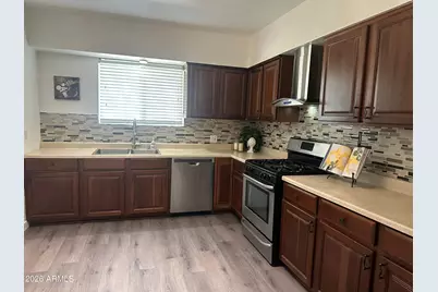 1111 E Turney Avenue #18, Phoenix, AZ 85014 - Photo 2