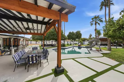 9026 N 67th Street, Paradise Valley, AZ 85253 - Photo 1