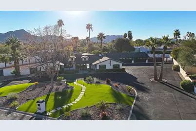 9026 N 67th Street, Paradise Valley, AZ 85253 - Photo 8