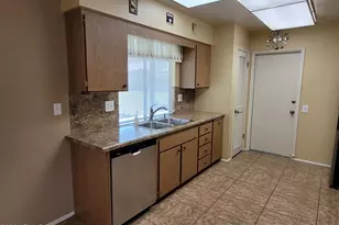 11005 W Kelso Dr, Sun City, AZ 85351 - Photo 14