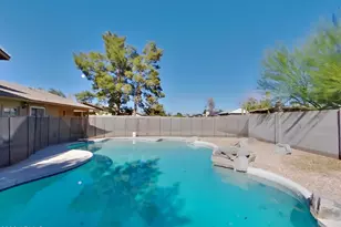 9833 N 47th Dr, Glendale, AZ 85302 - Photo 14